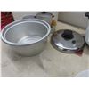 Image 10 : Sanyo Rice/Steam Cooker; Vintage Toaster; Casserole Dish and More