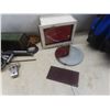 Image 12 : Vintage Cameras with Tripod, Red Duffle Bag & More (Missing Shoulder Strap)