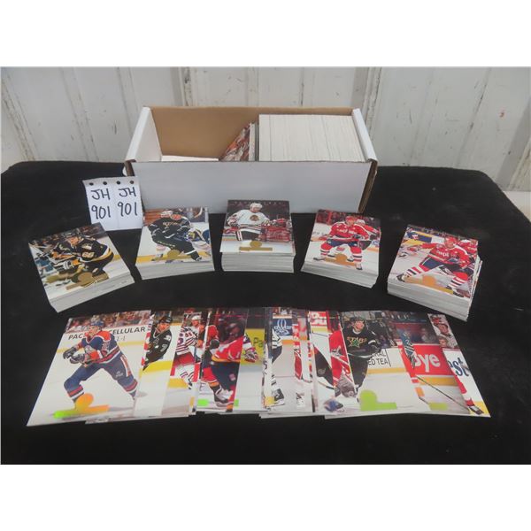 Five Hundred Fifty 1994–95 Leaf Series 1 & 2 Hockey Cards Set
