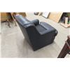 Image 5 : Leather/Leather-Style Living Room Chair