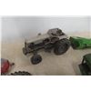 Image 5 : Broken Die Cast Tractor, Tractor Parts, Tires, Rims - Salvage