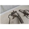 Image 4 : 4 x Traps and Old Wrenches