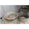 Image 2 : Cast Pots, Lids, Mixer