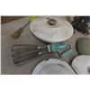 Image 5 : Cast Pots, Lids, Mixer