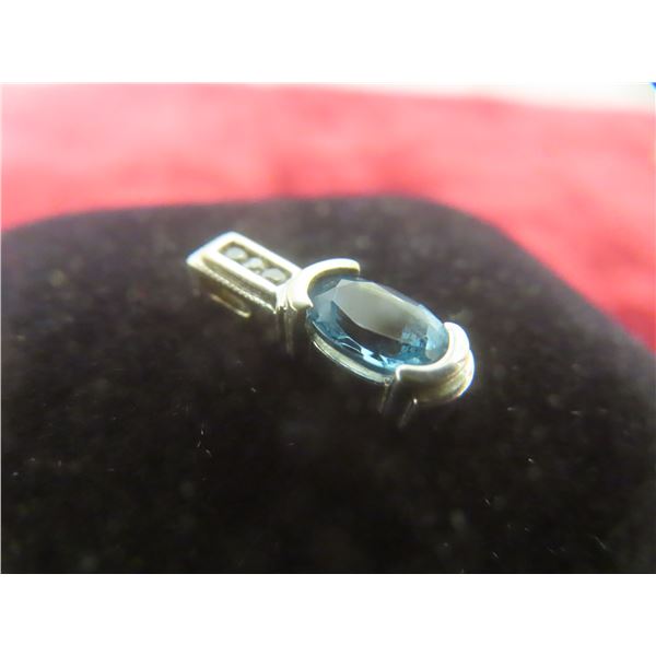 10k White Gold Diamond and Aquamarine Pendant, 1.3 g