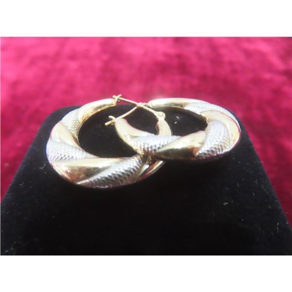 10k Gold Earrings, 2.2 g