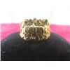 Image 2 : 10k Gold Nugget-Style “Mom” Ring, Size 8, 3.1 g