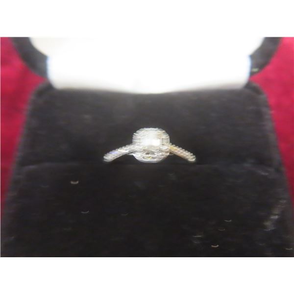 10k White Gold and Diamond Ring, Size 7, 2 g