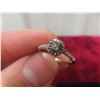 Image 5 : 10k White Gold and Diamond Ring, Size 7, 2 g