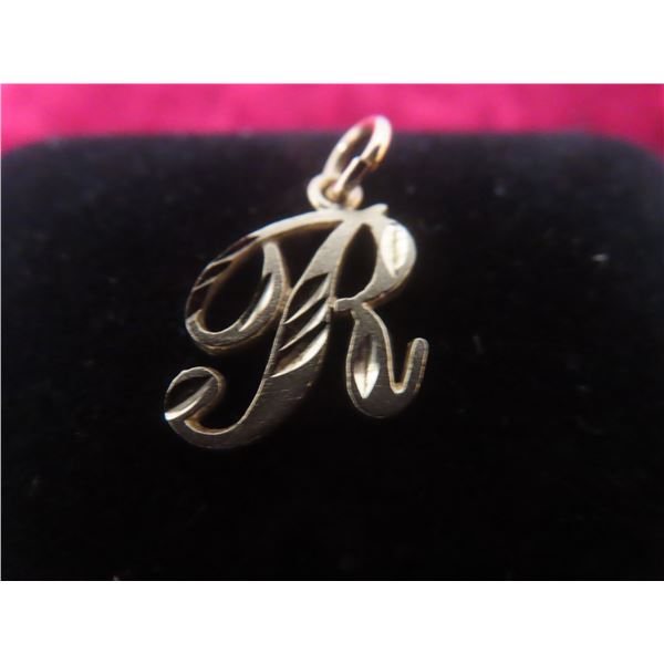 10k Gold “R” Pendant, 0.91 g