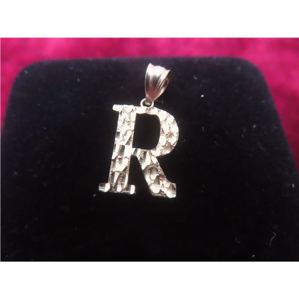 10k Gold “R” Pendant, 0.7 g