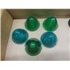Image 3 : Fifteen Vintage Beehive Green Plastic Auto Marker Light Lenses, 2 1/2" Wide