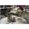 Image 3 : Makita 15-Amp Angle Sliding Compound Mitre Saw With Stand