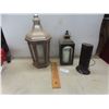 Image 1 : 2 Hanging Lantern-Style Candle Holders, Thermometer & Needle