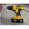 Image 2 : DeWalt 18V Cordless Tool Set: 1/4" Impact Driver, 1/2" Drill, Two Batteries, Charger, and Hard Case