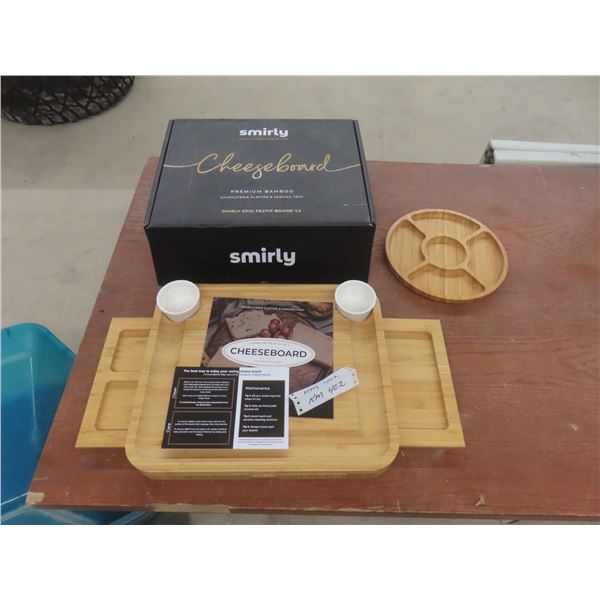 Smirly Cheeseboard Platter and Serving Tray, Like New