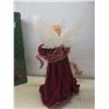 Image 9 : Fiber Optic 18" Tall Angel and Bouquet of Plastic Flowers (No Power Cord)
