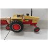 Image 5 : Two Diecast Tractors 1/16 Case 930 & Case 1170