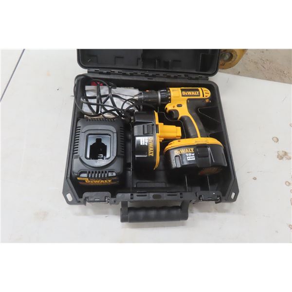 DeWalt 18V 1/2" Drill with 2 Battery, Case & Charger Working