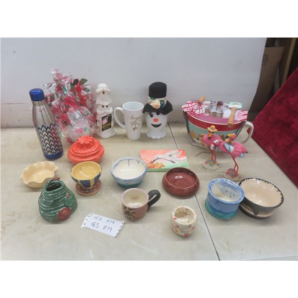 New Christmas Mixing Bowl with Matching Spatula and More, Coffee Mug and Pottery Piece