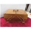 Image 8 : Vintage Sewing Box - Walnut