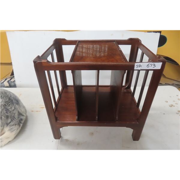 Magazine Stand 18" x 13" x 18"
