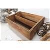 Image 2 : Wood Crate & Rope
