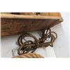 Image 5 : Wood Crate & Rope
