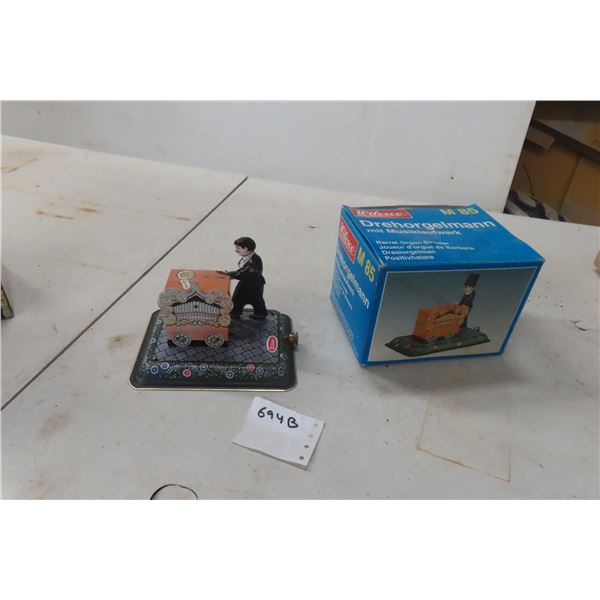 Wilesco Drehorgelmann Toy Barrel Organ Grinder All Metal with Box