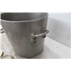 Image 3 : Heavy-Duty Camp Cooking Pot + 13 Jars