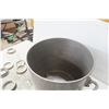 Image 4 : Heavy-Duty Camp Cooking Pot + 13 Jars