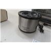 Image 4 : Hamilton Beach Convection Oven & Two Small Crock Pots