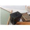 Image 3 : Box Camera, Polaroid Bulb and More