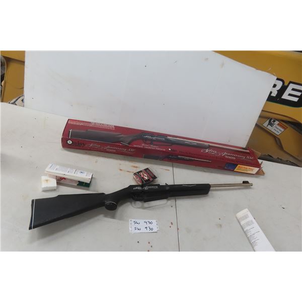 Daisy Power Line 880 Air Pump Rifle Pellet/BB Gun in Box Silver Anniversary