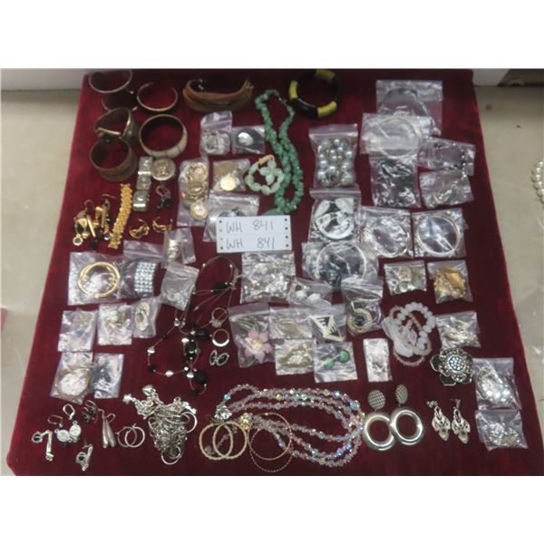 Assorted Vintage Jewellery