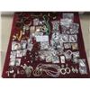 Image 1 : Assorted Vintage Jewellery