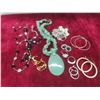 Image 9 : Assorted Vintage Jewellery