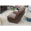 Image 3 : Leather/Leather-Style Recliner Rocker