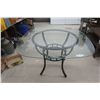 Image 1 : Patio Table with Glass Top 30" x 45" x 45"