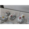 Image 5 : Dinner Set with Popolose Square Plates and Cups, Flower Pattern
