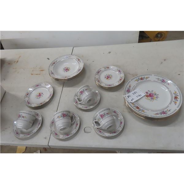 20 Place Setting - Details in Picture