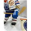 Image 3 : Oilers Memorabilia