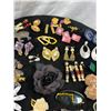 Image 5 : Vintage Costume Broaches & Earrings