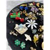 Image 9 : Vintage Costume Broaches & Earrings