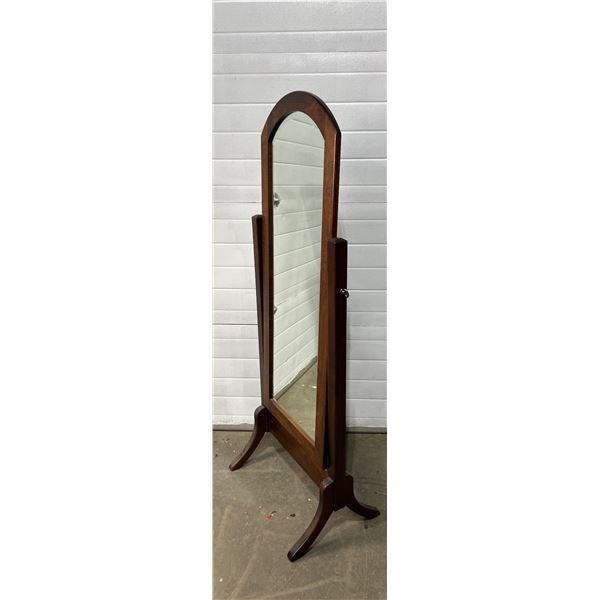 Kvardo Standing Mirror