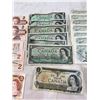 Image 2 : Vintage Canadian 1 & 2 Dollar Bills