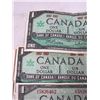 Image 7 : Vintage Canadian 1 & 2 Dollar Bills