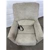 Image 4 : La-Z-Boy Power Lift Recliner