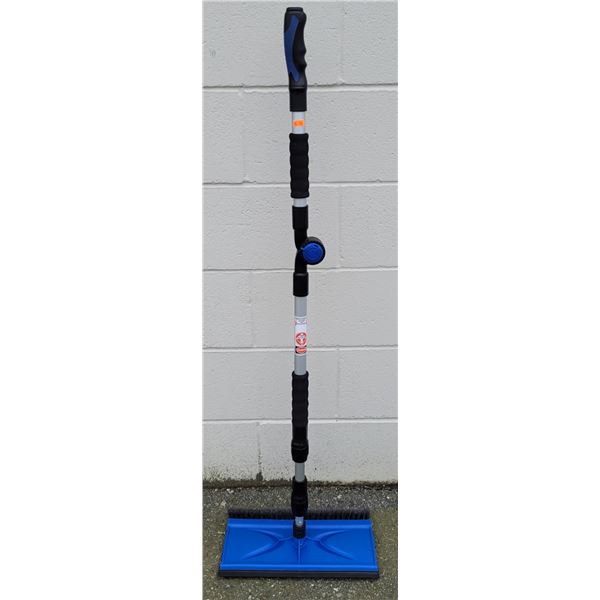 Telescopic Car Wash Brush (Flow-Through Brush)