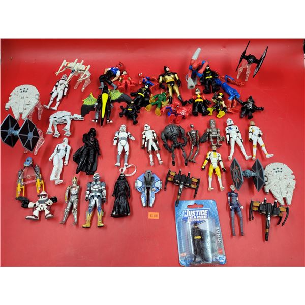 Lot of Assorted Star Wars & Comic Book Action Figures